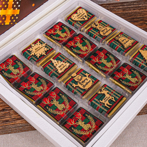 Christmas Chocolate Box, Christmas Present Idea Chocolate Favor, Christmas Chocolate Gift, Xmas Gift Idea, Noel Gift, Christmas Gifts for Girlfriend, Xmas Chocolate Box, Holiday Chocolate Designed by Happy Times Favors, a handmade gift shop ideal for christmas present idea unique Christmas gift Noel gift Christmas chocolate gift box Xmas Gift
