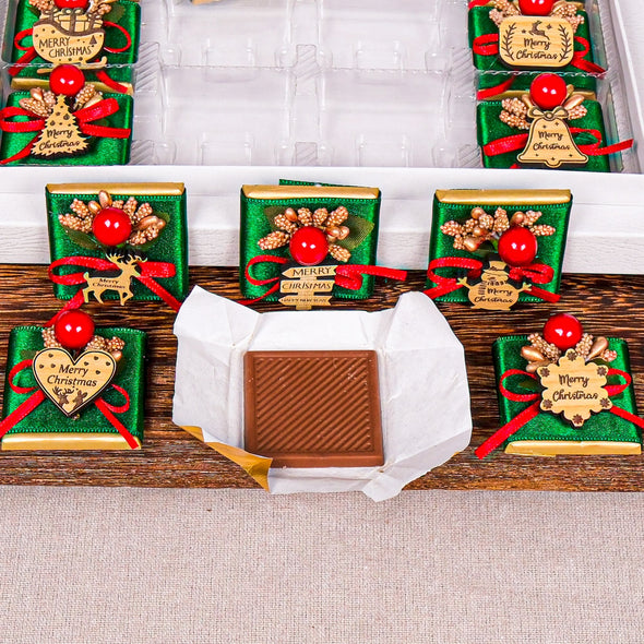 Christmas Chocolate Box, Christmas Present Idea Chocolate Favor, Christmas Chocolate Gift, Xmas Gift Idea, Noel Gift, Christmas Gifts for Girlfriend, Xmas Chocolate Box, Holiday Chocolate Designed by Happy Times Favors, a handmade gift shop ideal for christmas present idea unique Christmas gift Noel gift Christmas chocolate gift box Xmas Gift