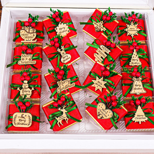 Christmas Chocolate Box, Christmas Present Idea Chocolate Favor, Christmas Chocolate Gift, Xmas Gift Idea, Noel Gift, Christmas Gifts for Girlfriend, Xmas Chocolate Box, Holiday Chocolate Designed by Happy Times Favors, a handmade gift shop ideal for christmas present idea unique Christmas gift Noel gift Christmas chocolate gift box Xmas Gift