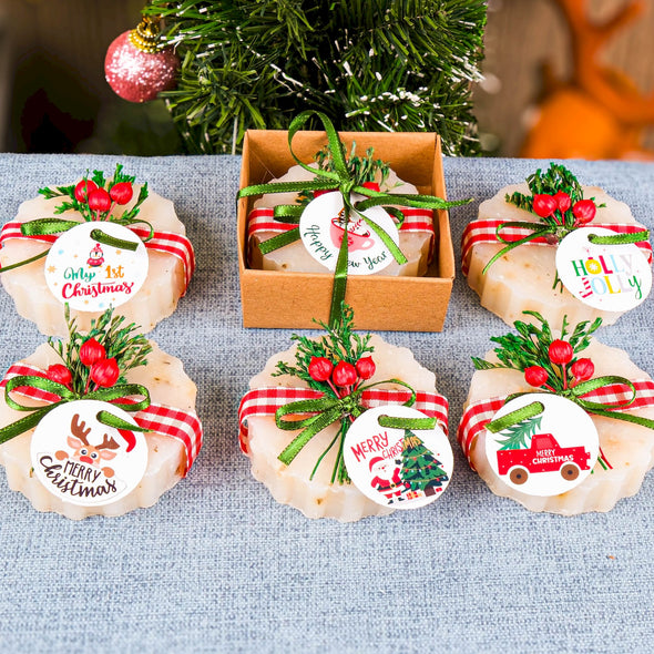 Personalized Christmas Favors Scented Soaps, Christmas Gifts for Family, Friends and Coworkers Items designed by Happy Times Favors, a handmade gift shop. Scented Soap decorated with real natural dried flowers and personalized wooden name tag. Ideal for Christmas, Noel, New Year, Happy Holiday. Personalized Christmas Gifts, Custom Gifts for Christmas, Christmas decorations, ornaments, Christmas Natural soap.