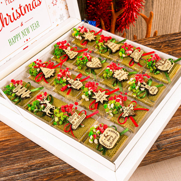 Christmas Chocolate Box, Christmas Present Idea Chocolate Favor, Christmas Chocolate Gift, Xmas Gift Idea, Noel Gift, Christmas Gifts for Girlfriend, Xmas Chocolate Box, Holiday Chocolate Designed by Happy Times Favors, a handmade gift shop ideal for christmas present idea unique Christmas gift Noel gift Christmas chocolate gift box Xmas Gift