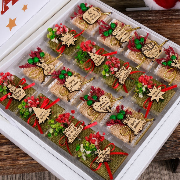 Christmas Chocolate Box, Christmas Present Idea Chocolate Favor, Christmas Chocolate Gift, Xmas Gift Idea, Noel Gift, Christmas Gifts for Girlfriend, Xmas Chocolate Box, Holiday Chocolate Designed by Happy Times Favors, a handmade gift shop ideal for christmas present idea unique Christmas gift Noel gift Christmas chocolate gift box Xmas Gift