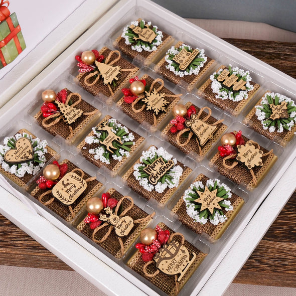 Christmas Chocolate Box, Christmas Present Idea Chocolate Favor, Christmas Chocolate Gift, Xmas Gift Idea, Noel Gift, Christmas Gifts for Girlfriend, Xmas Chocolate Box, Holiday Chocolate Designed by Happy Times Favors, a handmade gift shop ideal for christmas present idea unique Christmas gift Noel gift Christmas chocolate gift box Xmas Gift