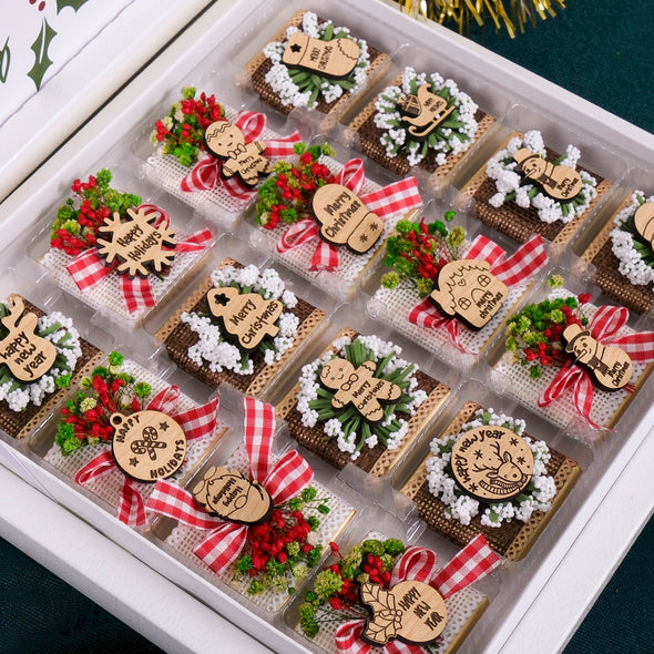 Christmas Chocolate Box, Christmas Present Idea Chocolate Favor, Christmas Chocolate Gift, Xmas Gift Idea, Noel Gift, Christmas Gifts for Girlfriend, Xmas Chocolate Box, Holiday Chocolate Designed by Happy Times Favors, a handmade gift shop ideal for christmas present idea unique Christmas gift Noel gift Christmas chocolate gift box Xmas Gift