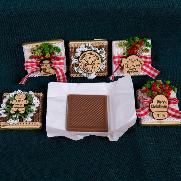 Christmas Chocolate Box, Christmas Present Idea Chocolate Favor, Christmas Chocolate Gift, Xmas Gift Idea, Noel Gift, Christmas Gifts for Girlfriend, Xmas Chocolate Box, Holiday Chocolate Designed by Happy Times Favors, a handmade gift shop ideal for christmas present idea unique Christmas gift Noel gift Christmas chocolate gift box Xmas Gift