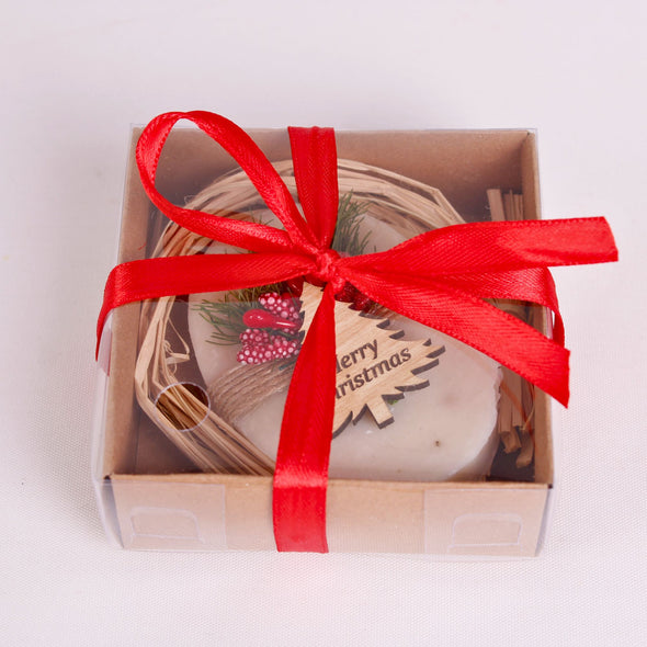 Personalized Christmas Gift, Scented Handmade Oval Soap Gift Noel, X-mas New Year Favors Items designed by Happy Times Favors, a handmade gift shop. Scented Soap decorated with real natural dried flowers and personalized wooden name tag. Ideal for Christmas, Noel, New Year, Happy Holiday. Personalized Christmas Gifts, Custom Gifts for Christmas, Christmas decorations, ornaments, Christmas Natural soap.