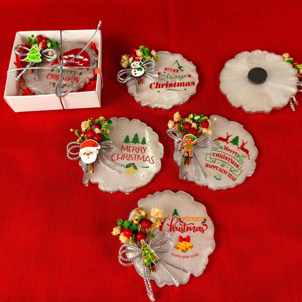 Epoxy Resin Magnet Christmas Gifts, Personalized Christmas Magnet Favor, New Year Gift, Christmas Favors for Family, Friends and Coworkers Items designed by Happy Times Favors, a handmade gift shop. Epoxy Resin magnet favor decorated with natural dried flowers. Ideal for Christmas gifts, Personalized Christmas Magnet Favor, New Year Gift, Noel, Xmas, Christmas Favors for Family, Friends and Coworkers, unique gifts for guests, thank you gifts, party gifts.